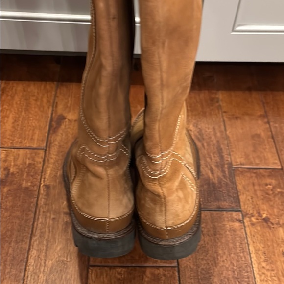 Hunter Tan and Cream Boots sz 8 - Picture 14 of 14